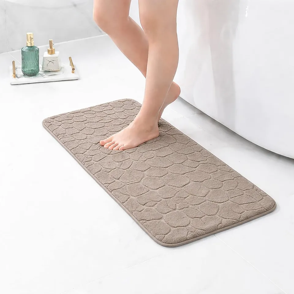 evideco-tapis-salle-de-bain-m-moire-de-forme-galets-taupe-48x18 image 1