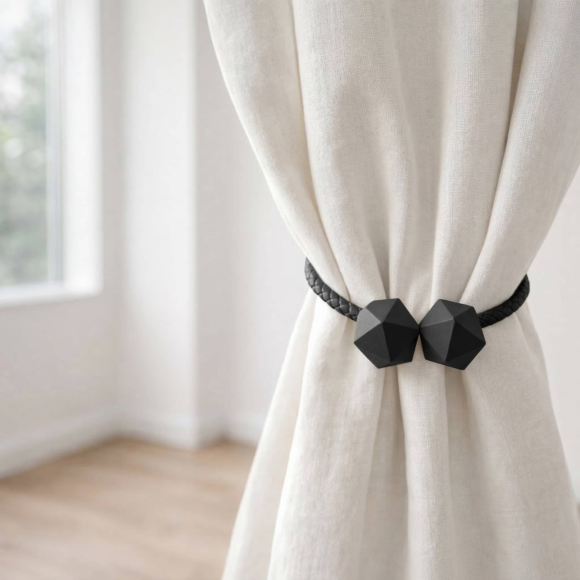 evideco-home-accessories-embrasse-rideau-noir-flexible-avec-embouts-bois image 1