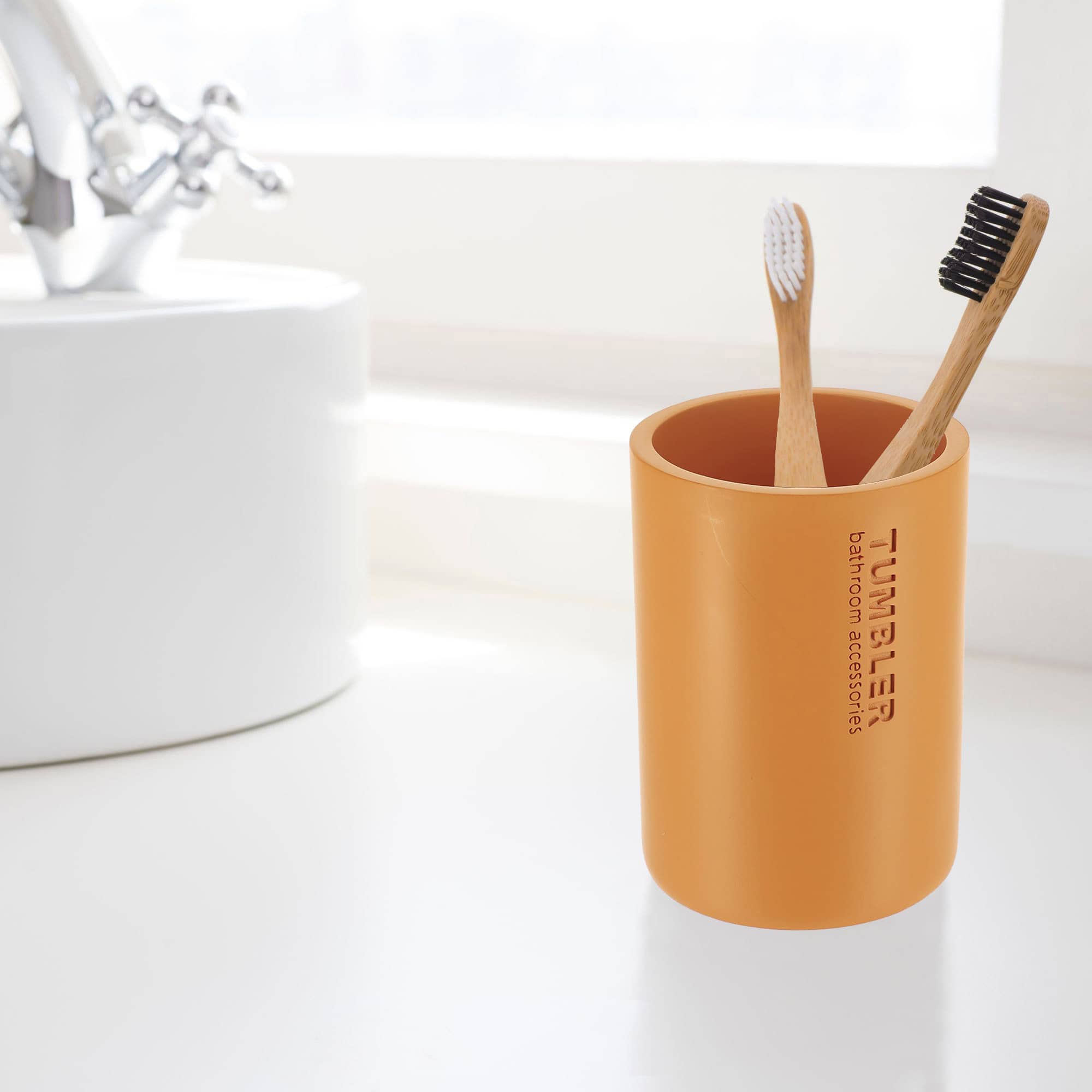 evideco-gobelet-salle-de-bain-jaune-moutarde-mat-porte-brosse image 5