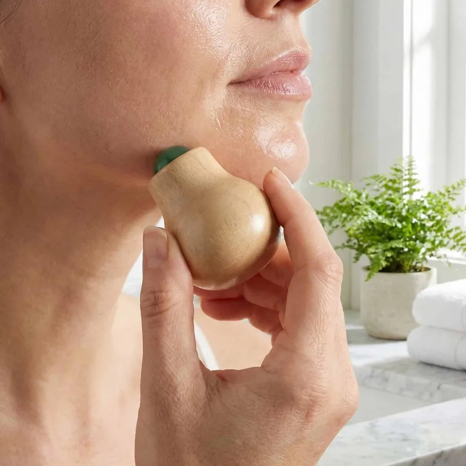 evideco-spa-wellness-rouleau-visage-jade-pierre-bois-de-h-tre image 1
