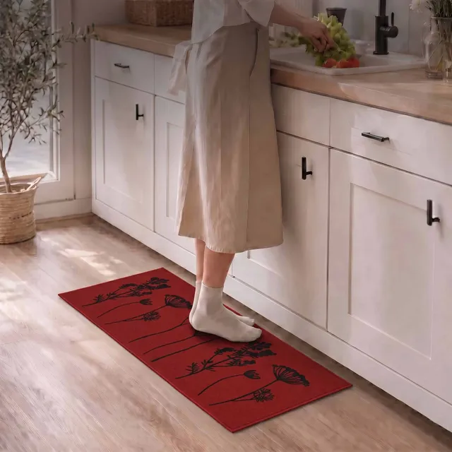 evideco-tapis-cuisine-rouge-noir-fleurs-120x50-antid-rapant image 1