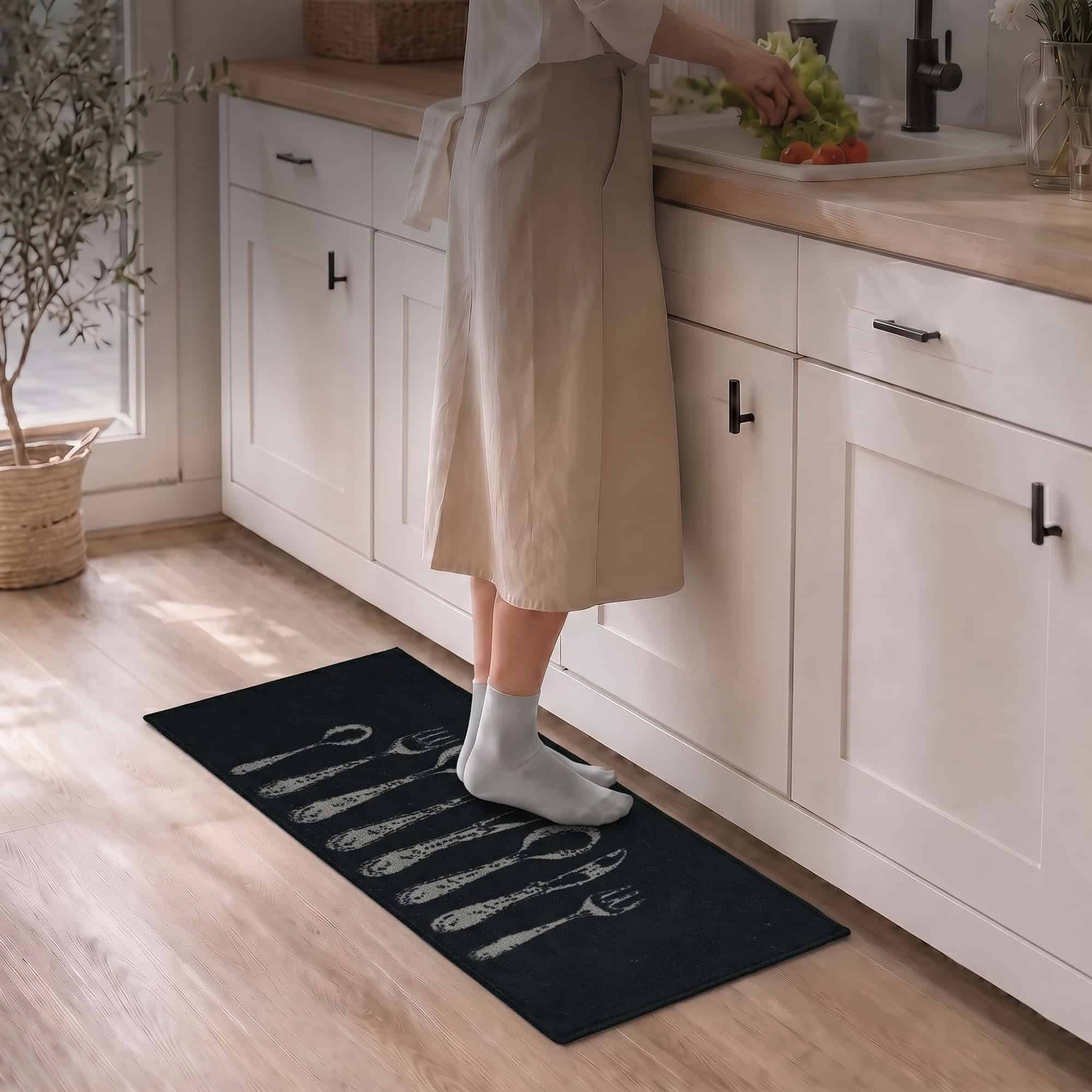 evideco-tapis-cuisine-noir-couverts-122x51-lavable-antid-rapant image 1