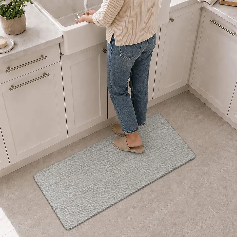 evideco-tapis-cuisine-antifatigue-gris-clair-51x122-cm-mousse image 1